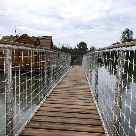 Les Cabanes Flottantes Givrauval Zewnętrze zdjęcie