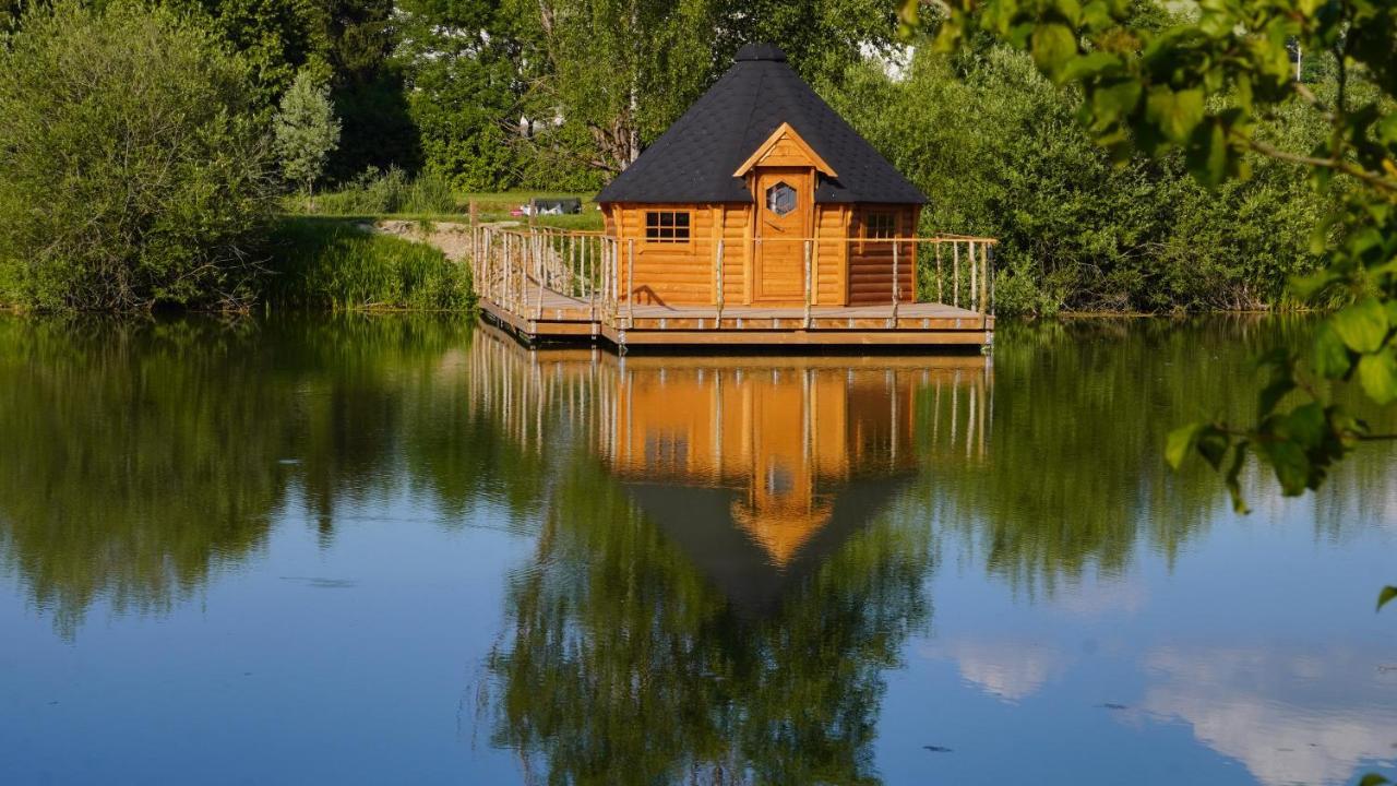 Les Cabanes Flottantes Givrauval Zewnętrze zdjęcie