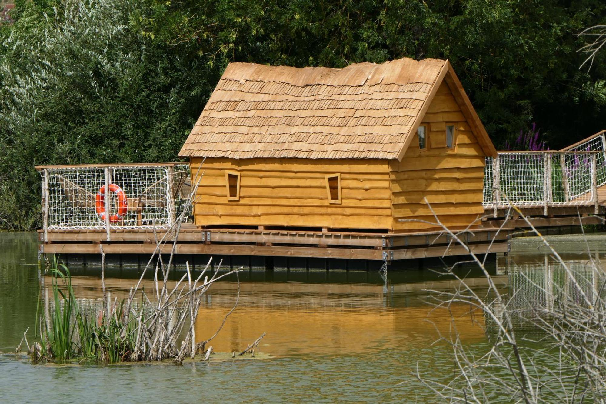 Les Cabanes Flottantes Givrauval Zewnętrze zdjęcie